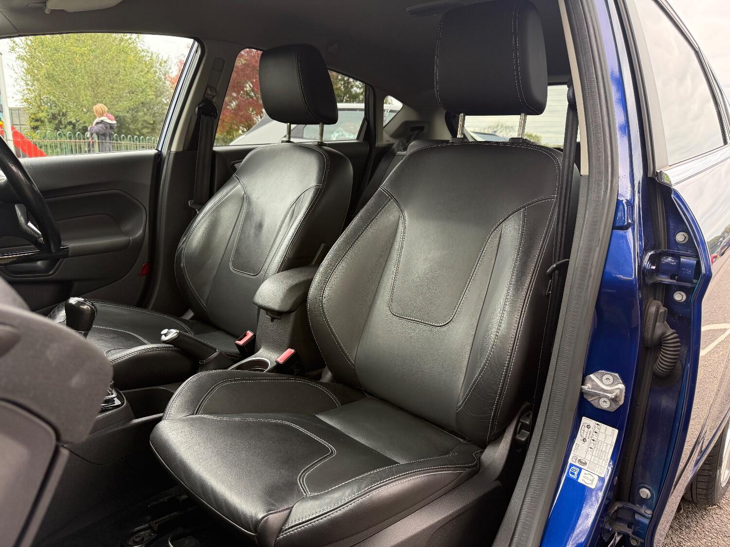 Used Ford Fiesta 2017 for sale - 76334792: Photo 12