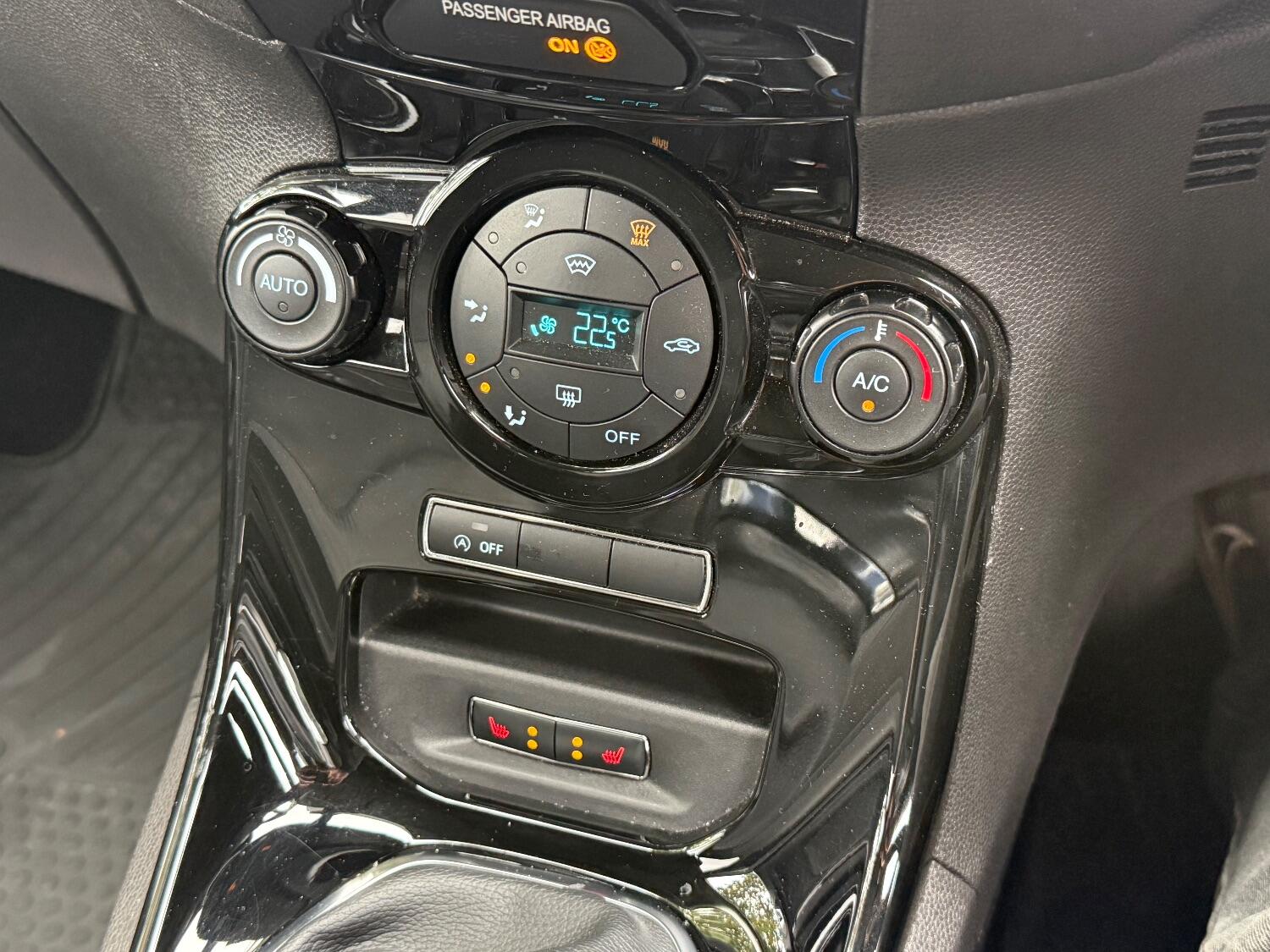 Used Ford Fiesta 2017 for sale - 76334792: Photo 16