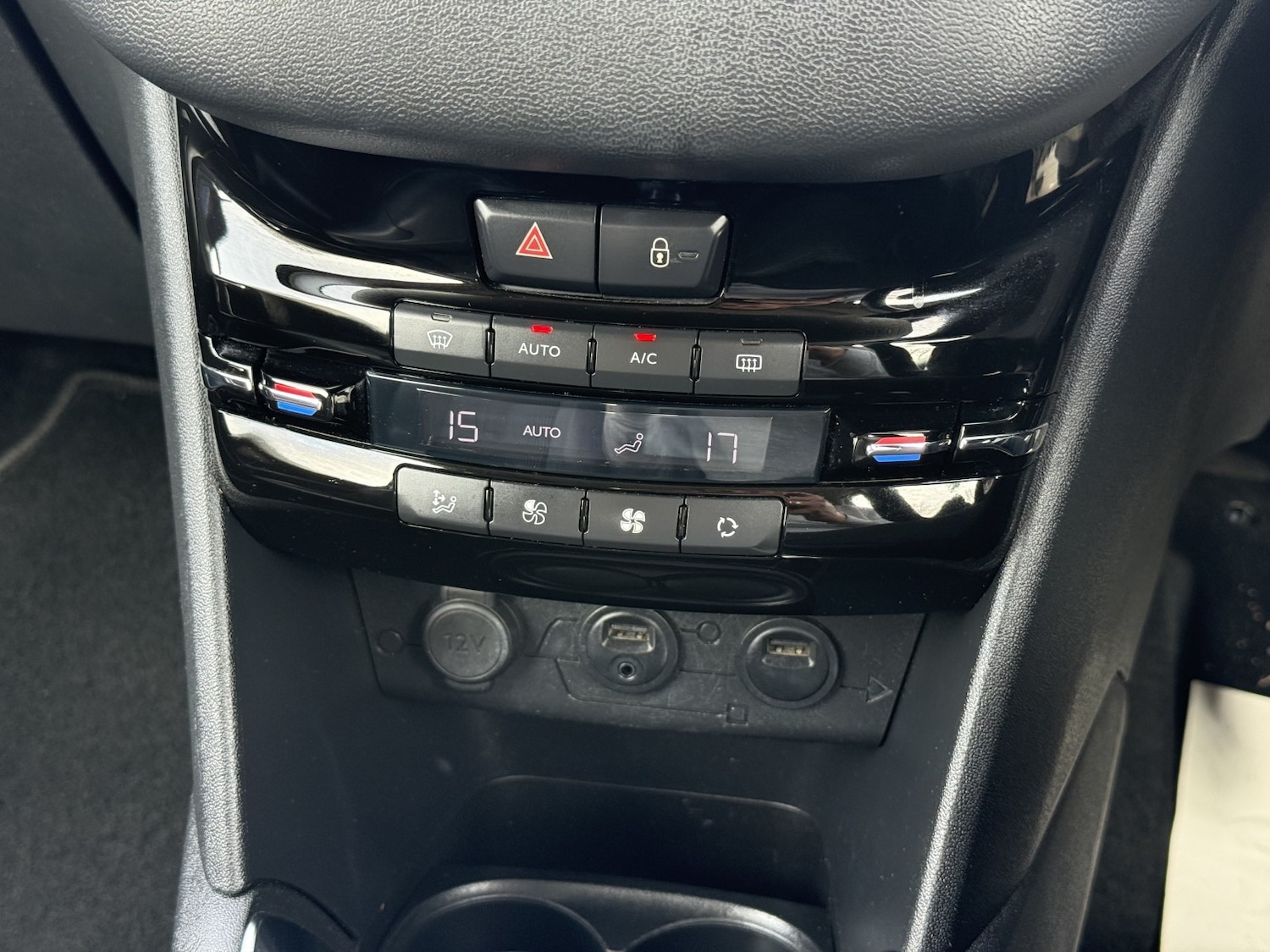 Used Peugeot 208 2013 for sale - 77991616: Photo 18