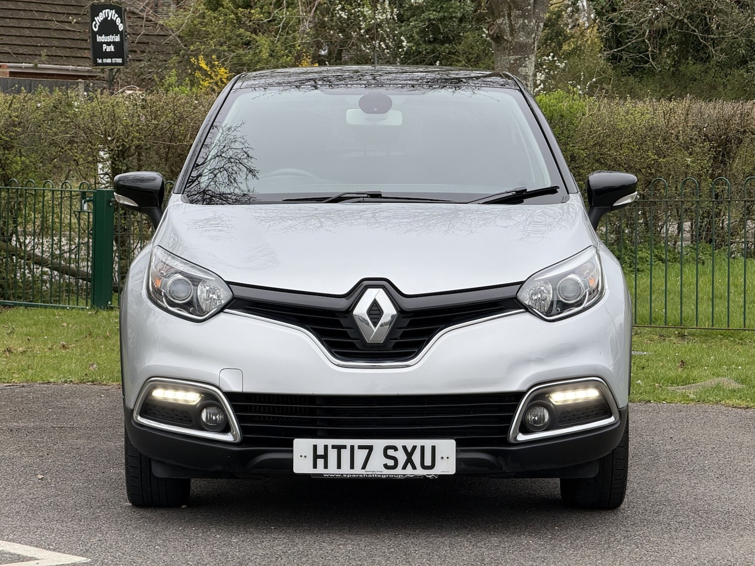 Used Renault Captur 2017 for sale - 78190656: Photo 2