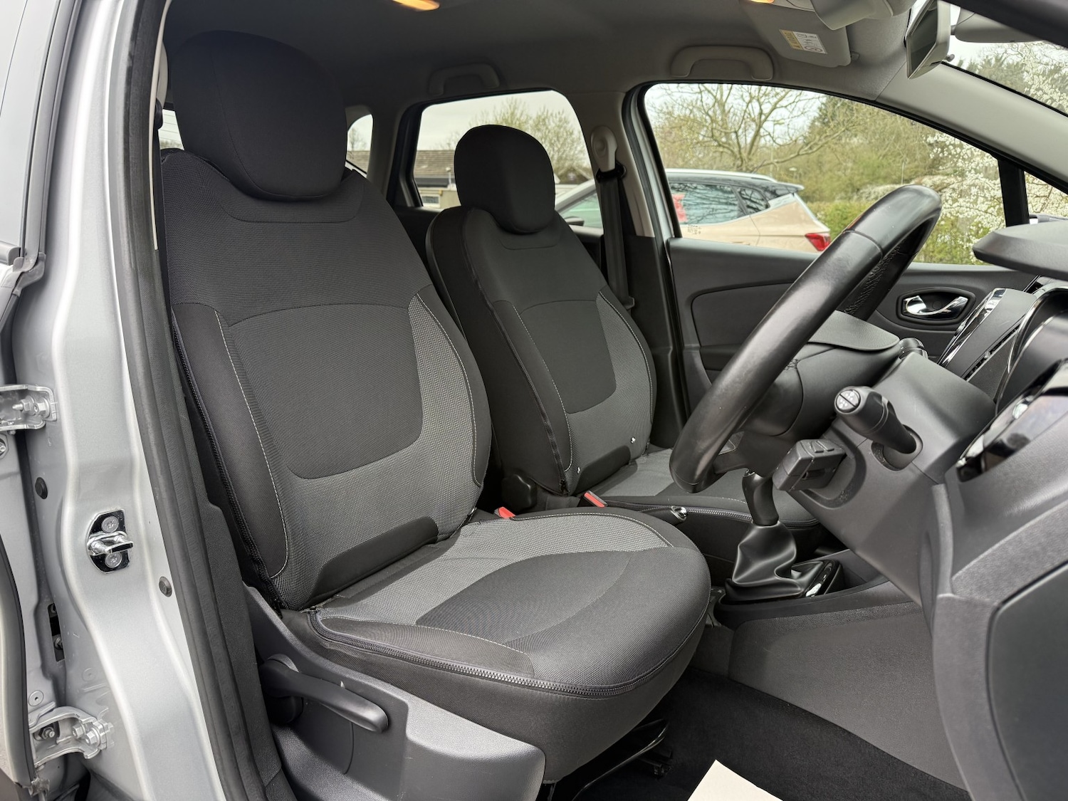 Used Renault Captur 2017 for sale - 78190656: Photo 8