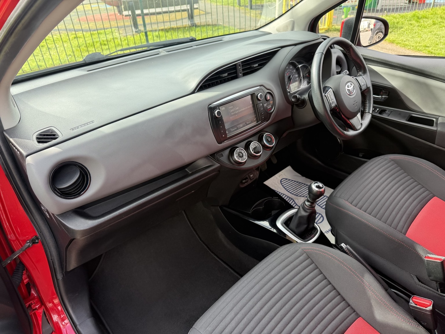 Used Toyota Yaris 2015 for sale - 78018271: Photo 11