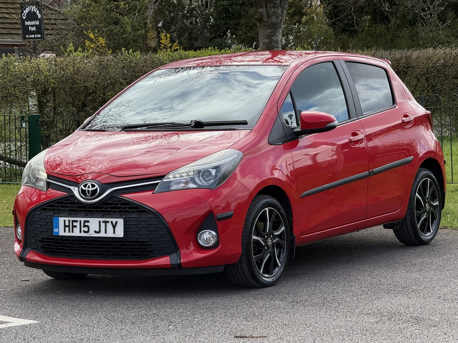 Used Toyota Yaris 2015 for sale - 78018271: Photo 3