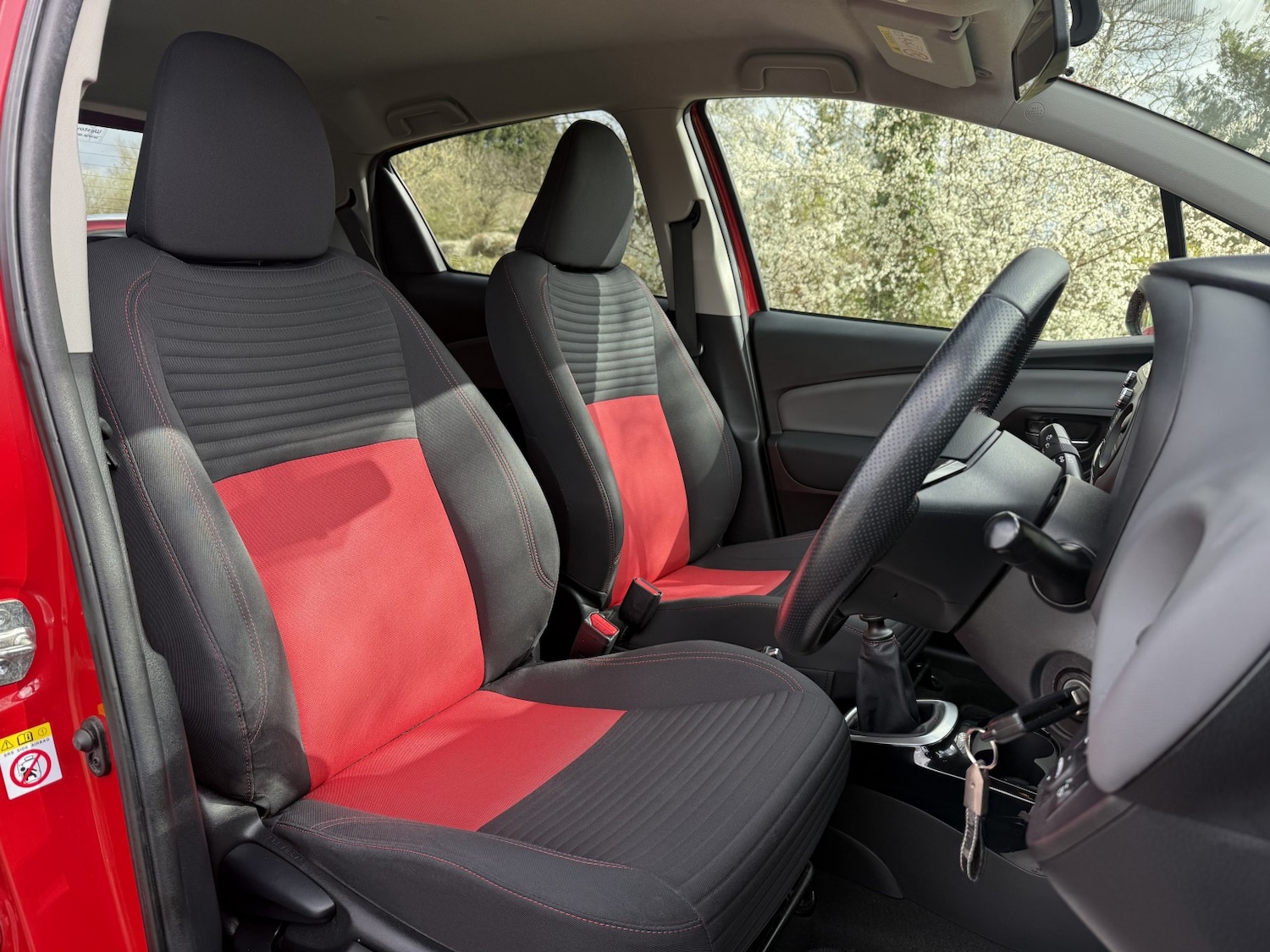 Used Toyota Yaris 2015 for sale - 78018271: Photo 8