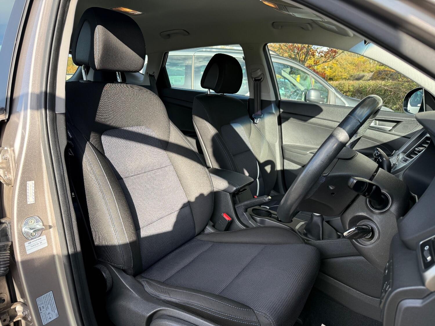 Used Hyundai TUCSON 2017 for sale - 76521045: Photo 9