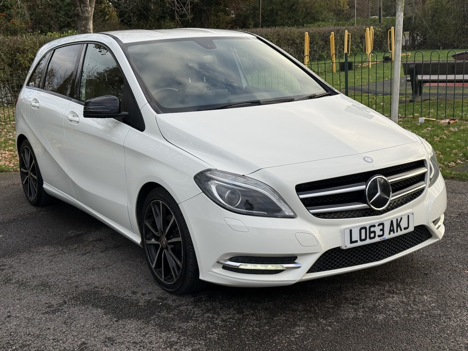 Used Mercedes-Benz B Class 2014 for sale - 76631466: Photo 1