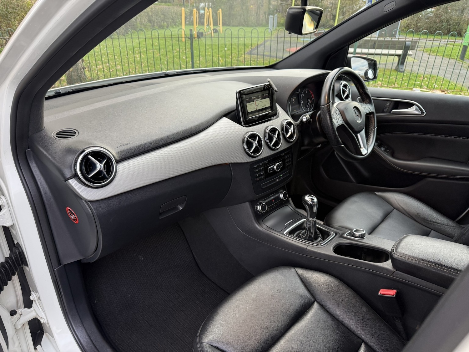 Used Mercedes-Benz B Class 2014 for sale - 76631466: Photo 10