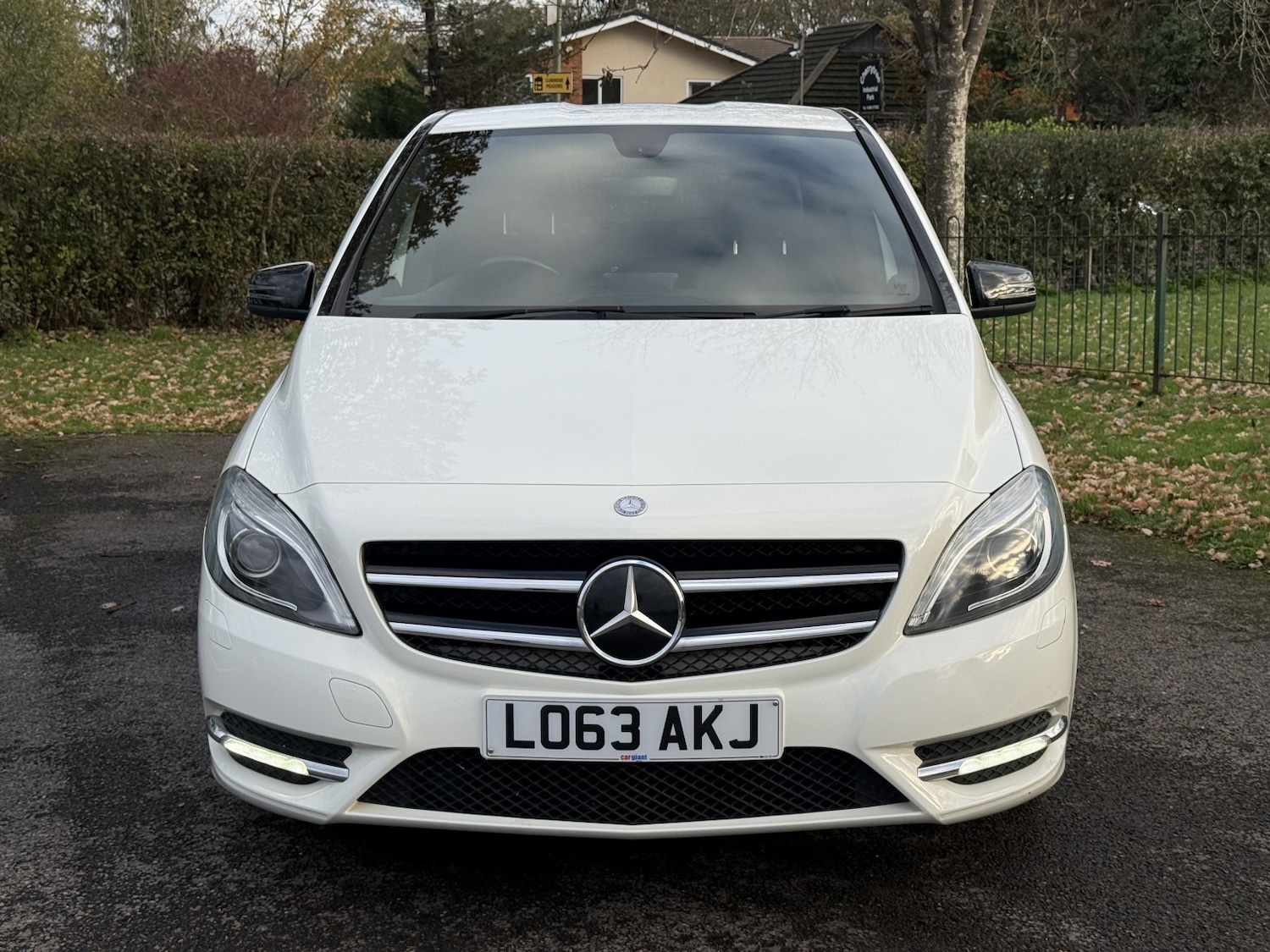 Used Mercedes-Benz B Class 2014 for sale - 76631466: Photo 2