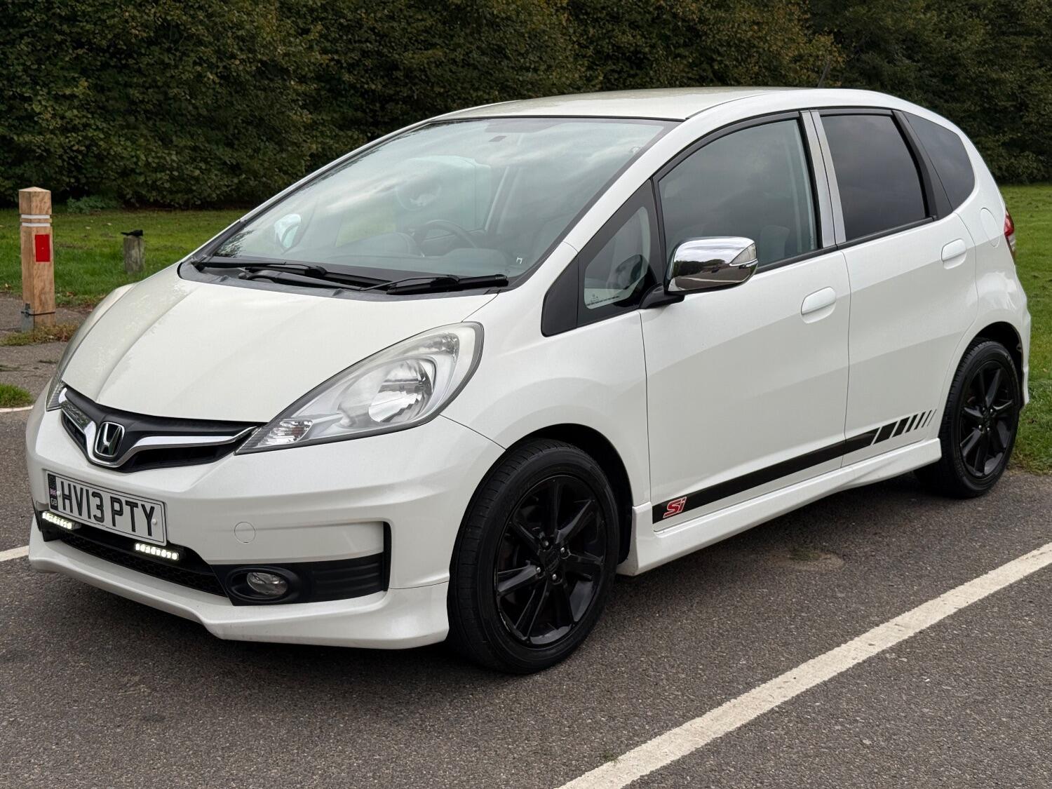 Used Honda Jazz 2013 for sale - 76134033: Photo 2