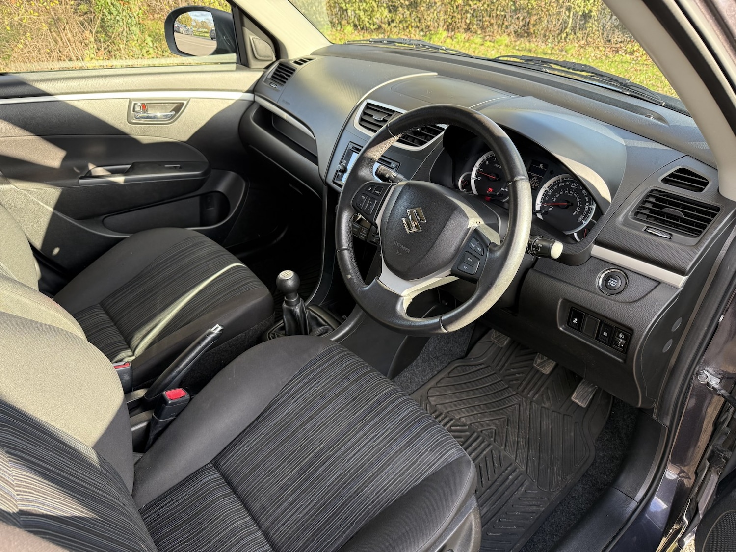 Used Suzuki Swift 2014 for sale - 77077122: Photo 7