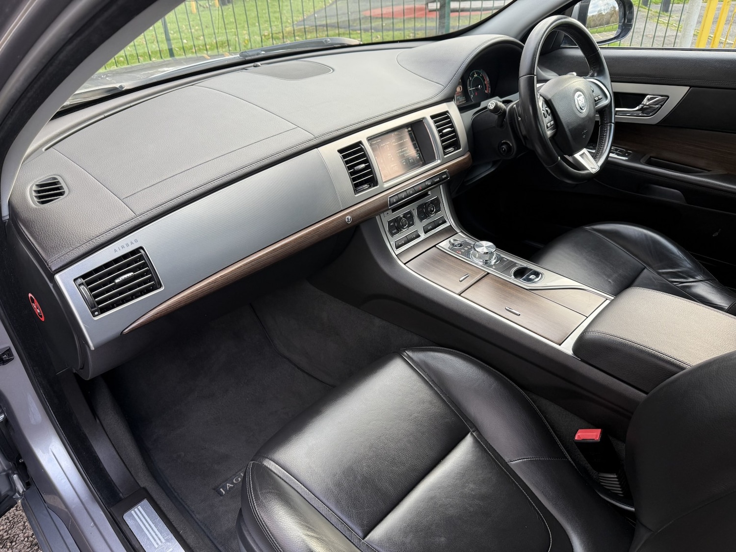 Used Jaguar XF 2011 for sale - 76631469: Photo 11