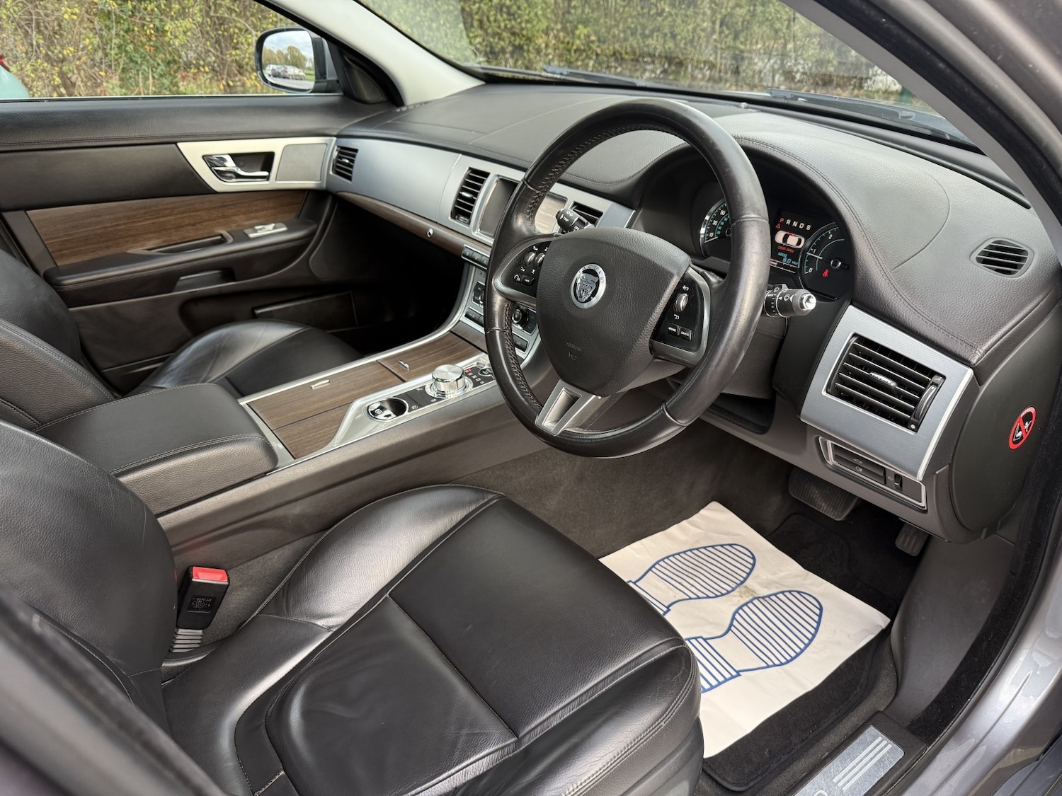 Used Jaguar XF 2011 for sale - 76631469: Photo 7