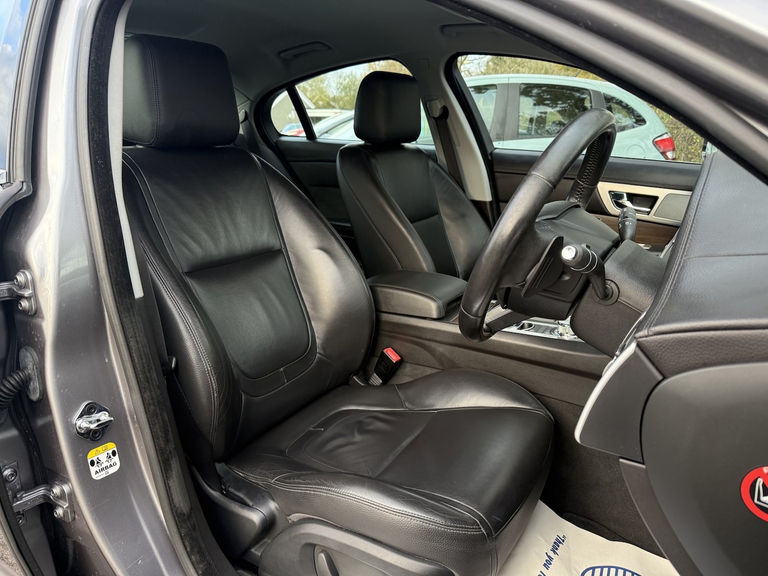 Used Jaguar XF 2011 for sale - 76631469: Photo 8