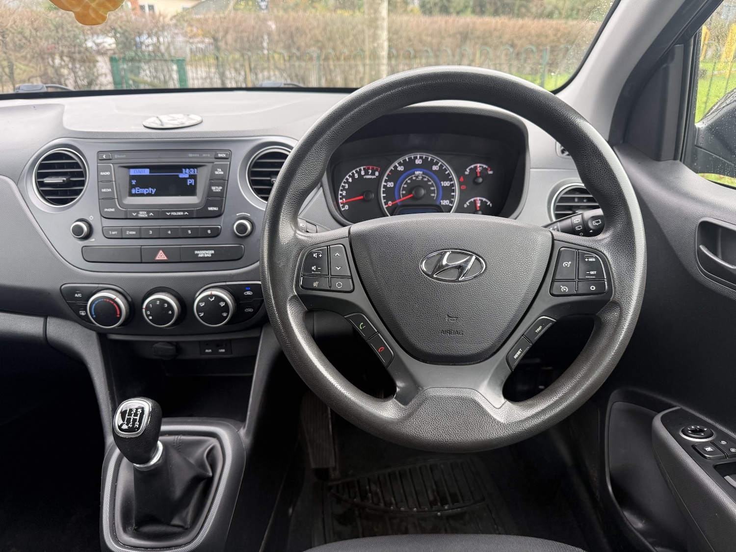 Used Hyundai i10 2017 for sale - 77636983: Photo 10