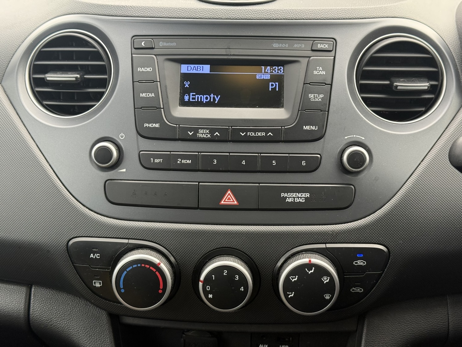 Used Hyundai i10 2017 for sale - 77636983: Photo 18