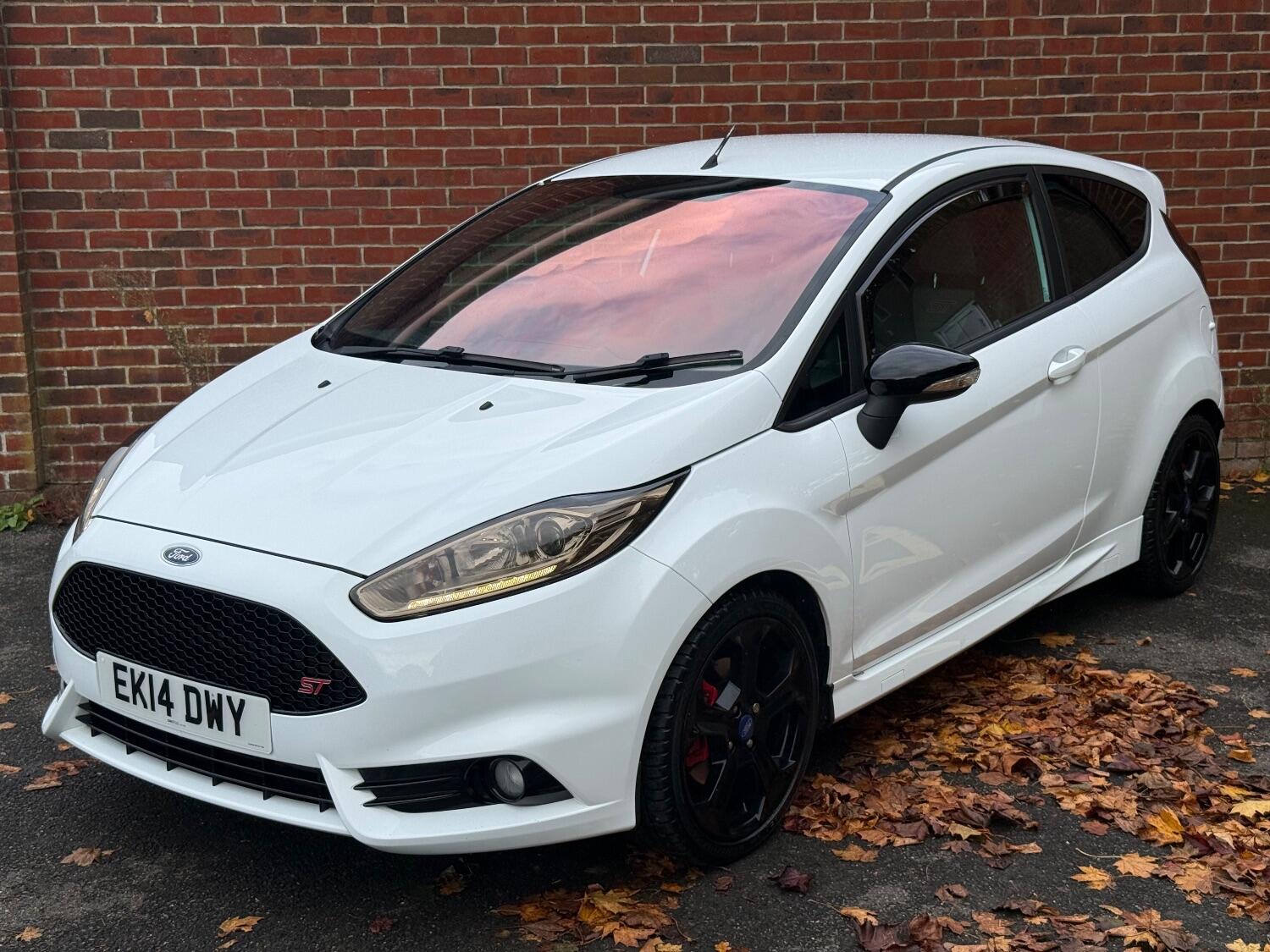 Used Ford Fiesta 2014 for sale - 76455521: Photo 2
