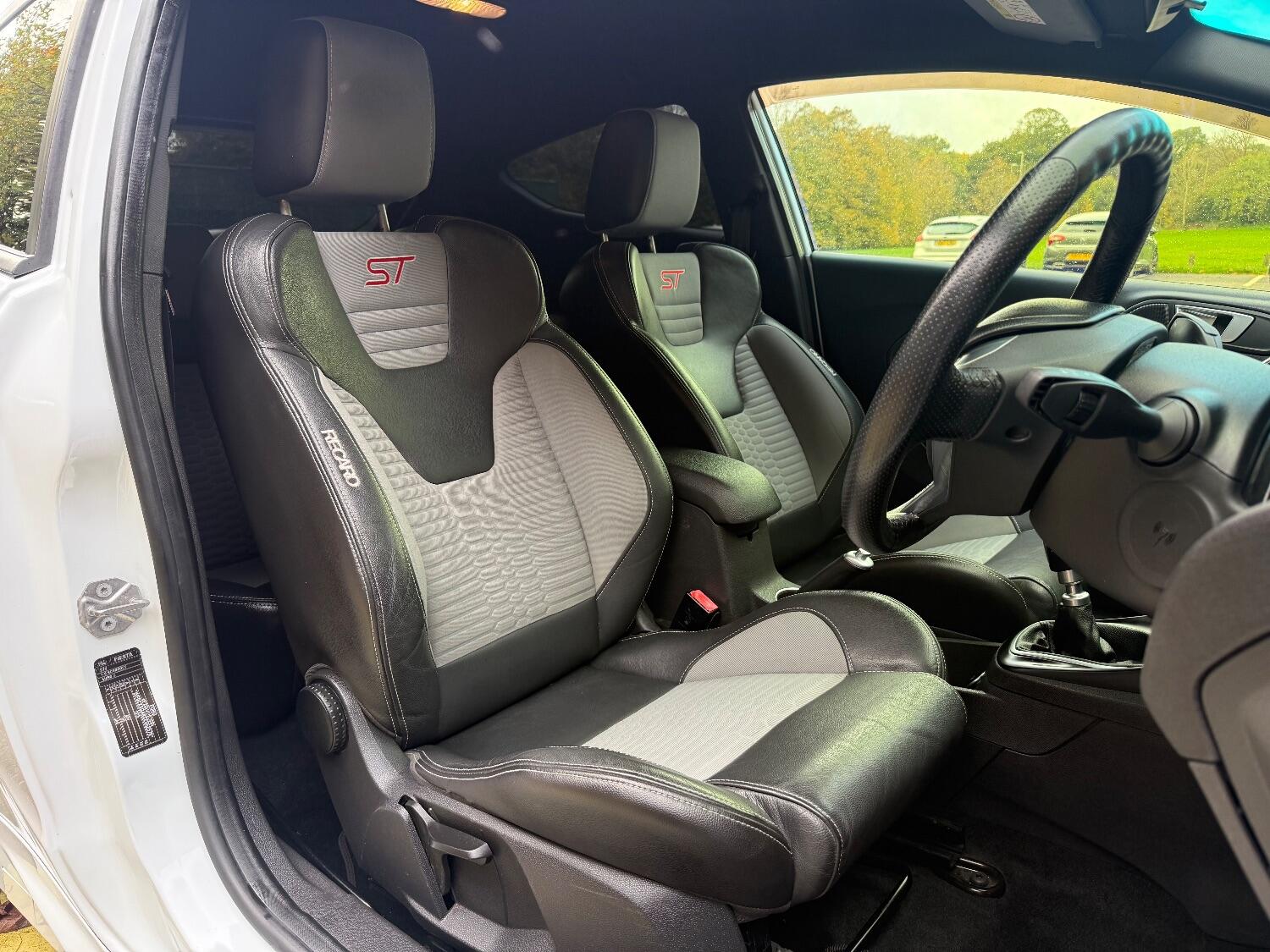 Used Ford Fiesta 2014 for sale - 76455521: Photo 8