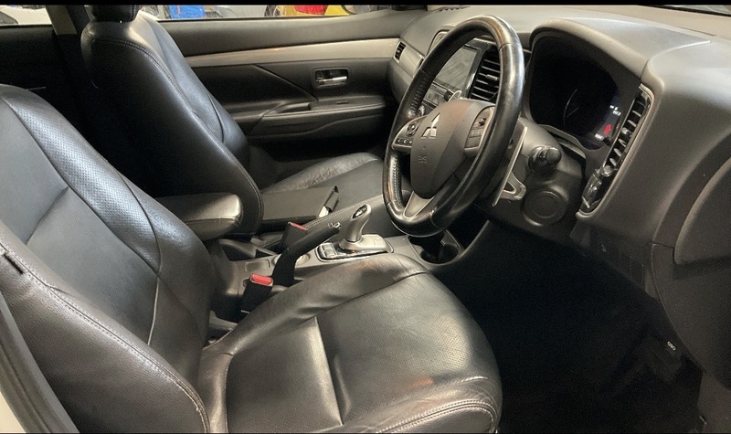 Used Mitsubishi Outlander 2015 for sale - 77681510: Photo 3