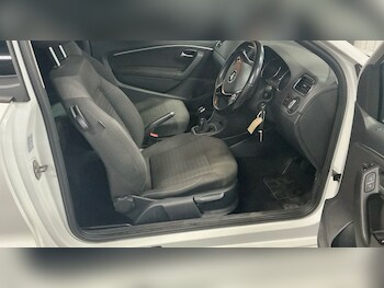 Used Volkswagen Polo 2016 for sale - 77303269: Photo