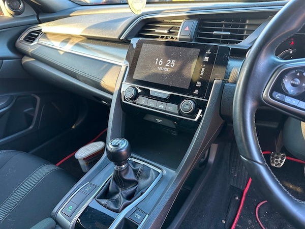 Used Honda Civic 2017 for sale - 73914525: Photo 9