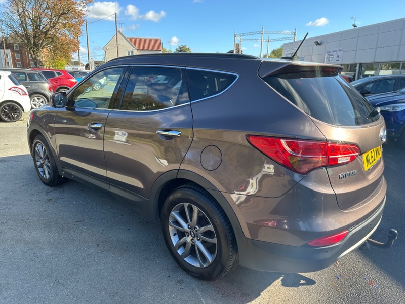 Used Hyundai Santa Fe 2012 for sale - 76133100: Photo 3