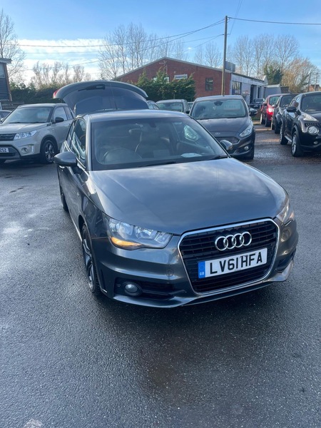 Used Audi A1 2011 for sale - 76798937: Photo 2