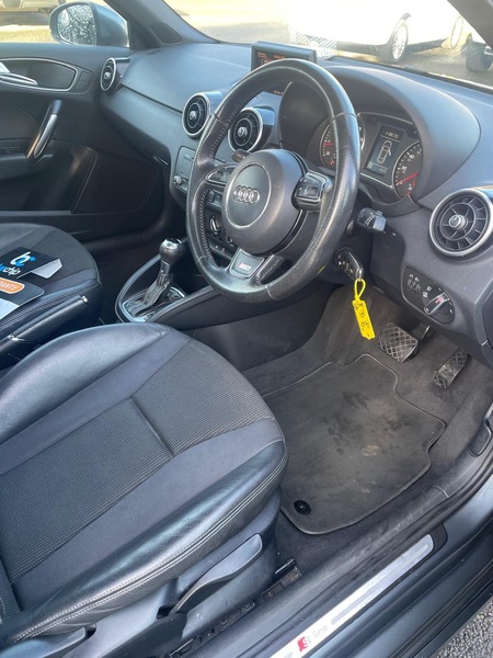 Used Audi A1 2011 for sale - 76798937: Photo 4