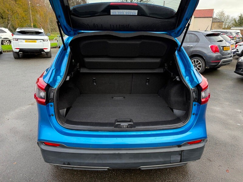 Used Nissan Qashqai 2018 for sale - 76643110: Photo 11