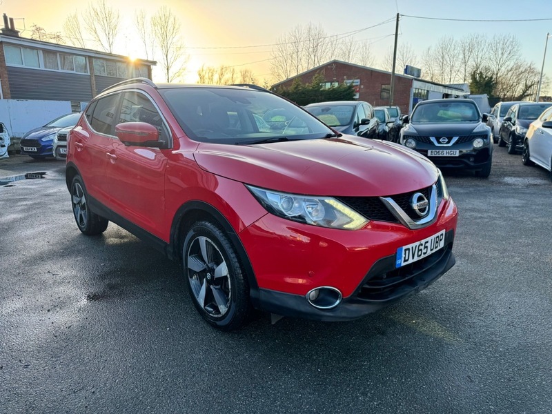 Used Nissan Qashqai 2015 for sale - 77014680: Photo 2