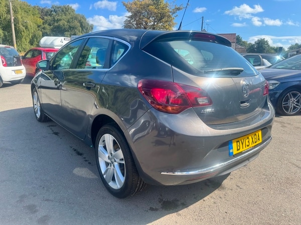 Used Vauxhall Astra 2013 for sale - 75606845: Photo 3