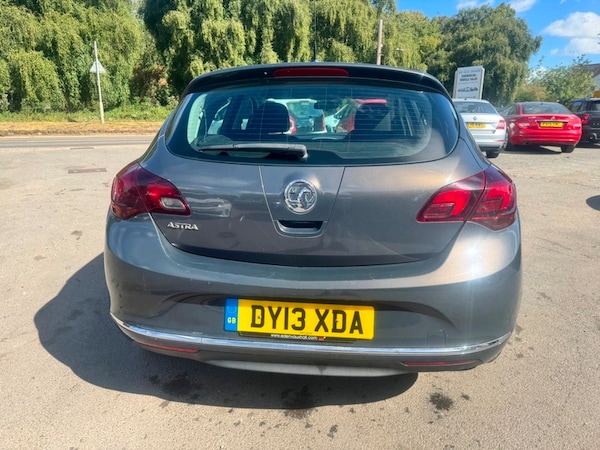 Used Vauxhall Astra 2013 for sale - 75606845: Photo 4