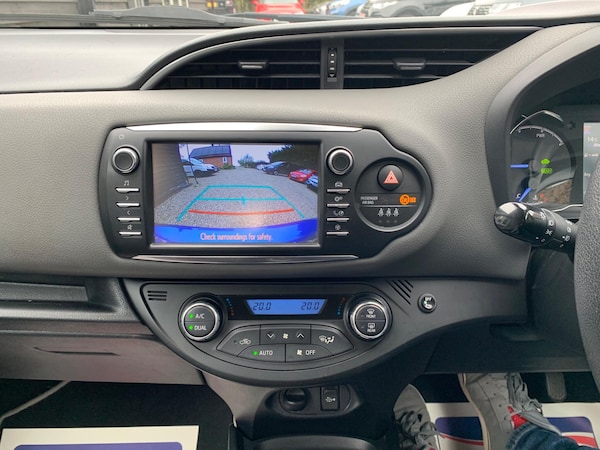 Used Toyota Yaris 2018 for sale - 76269706: Photo 21
