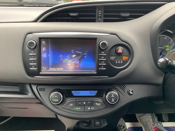 Used Toyota Yaris 2018 for sale - 76269706: Photo 22
