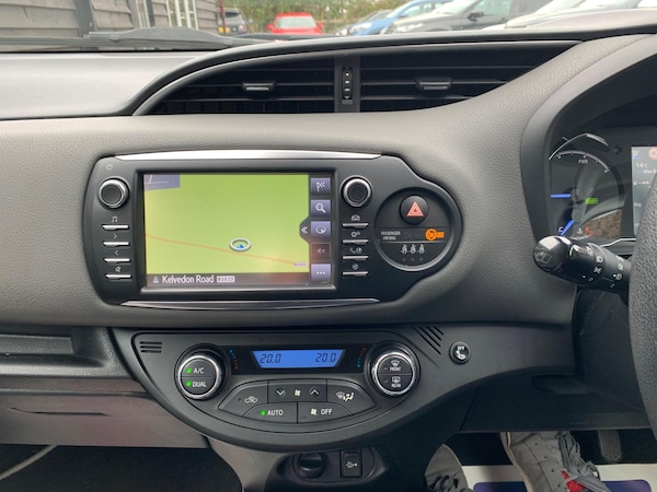 Used Toyota Yaris 2018 for sale - 76269706: Photo 23
