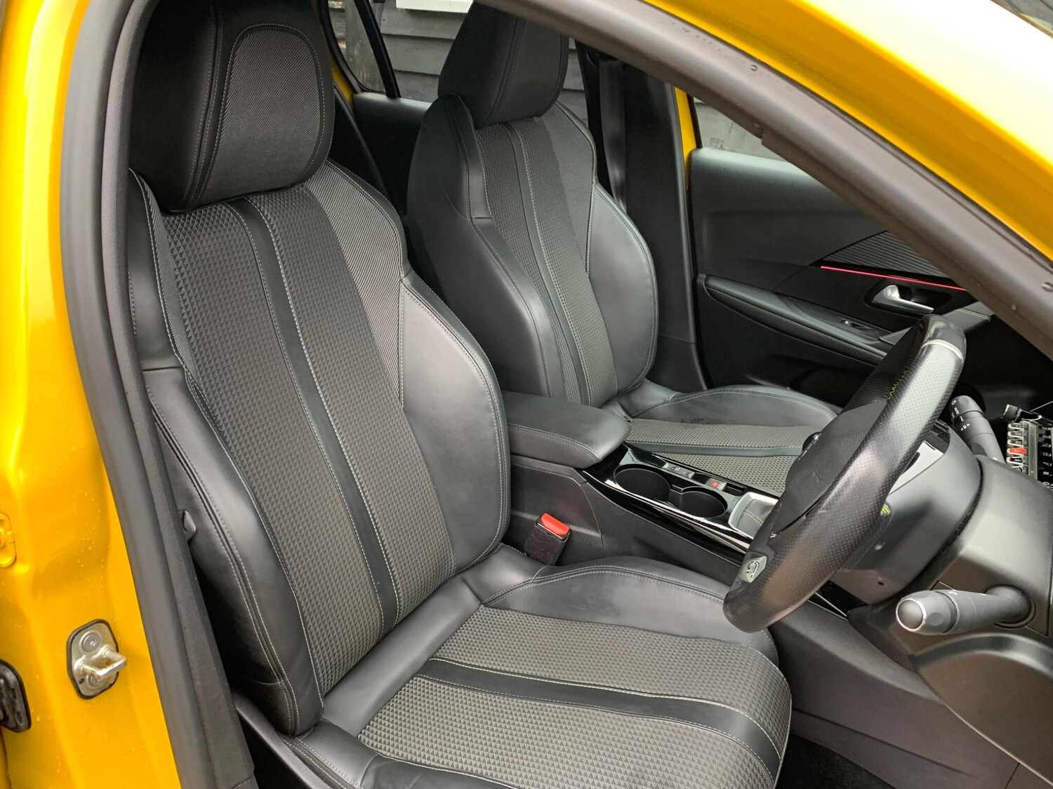 Used Peugeot 208 2021 for sale - 77510991: Photo 11