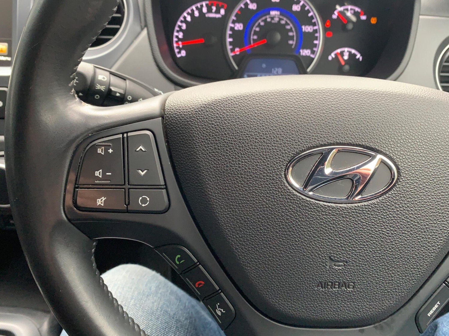 Used Hyundai i10 2019 for sale - 77144354: Photo 15