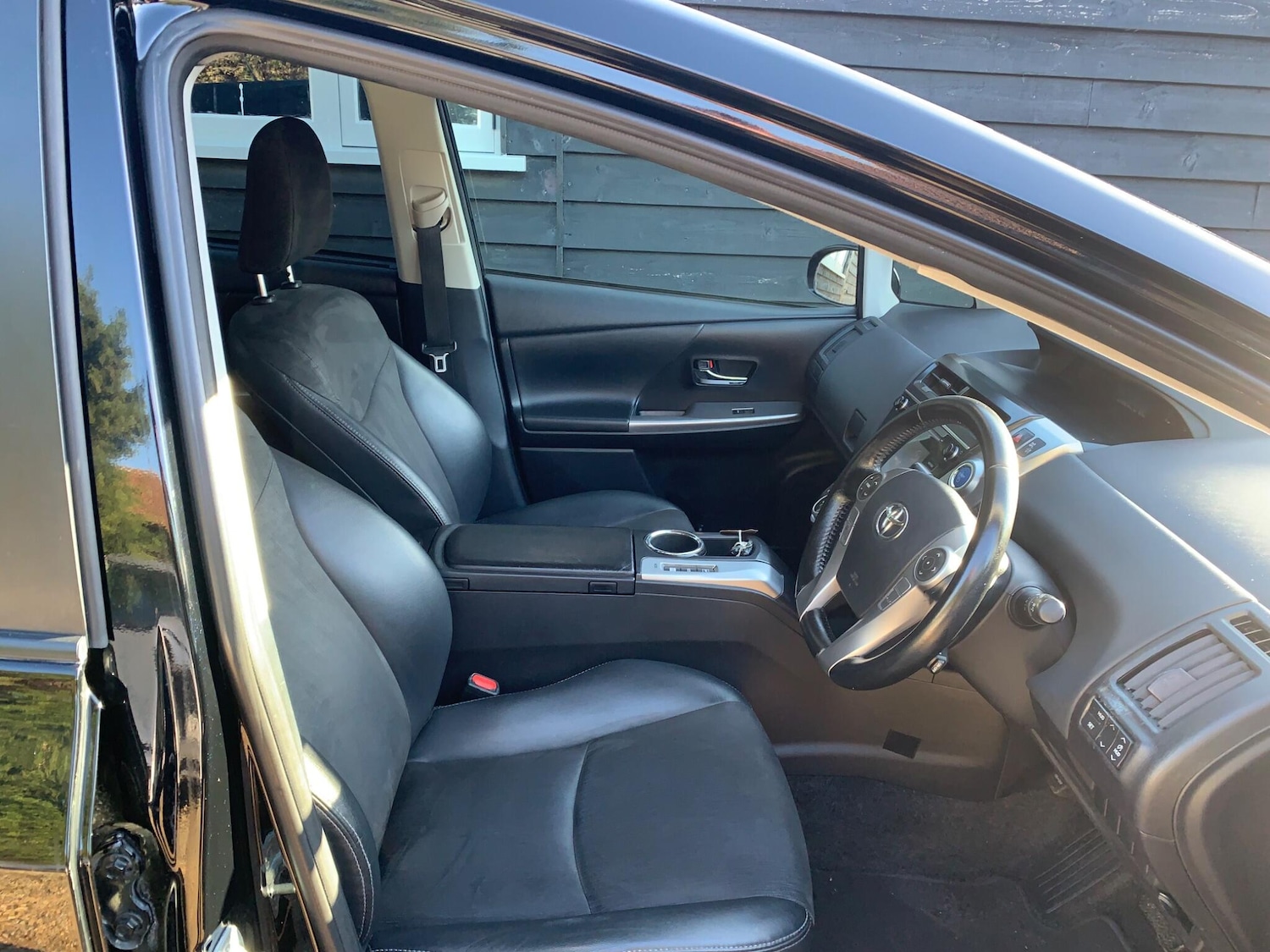 Used Toyota Prius+ 2015 for sale - 76644762: Photo 9