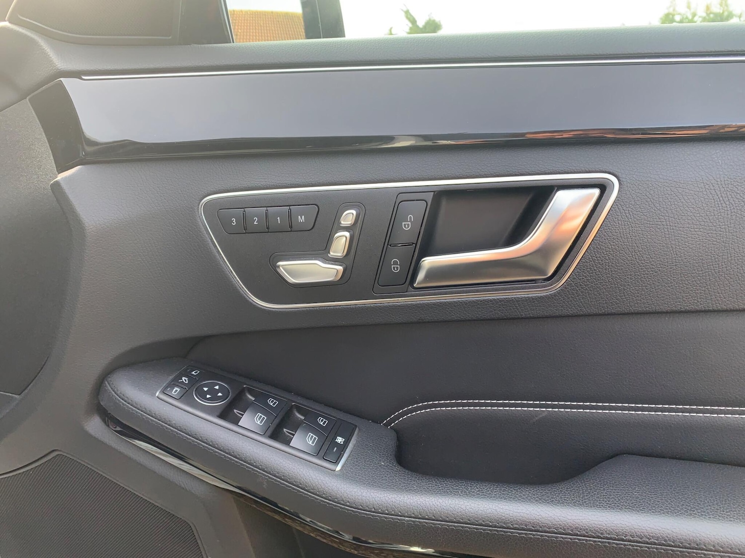 Used Mercedes-Benz E Class 2015 for sale - 77586626: Photo 16