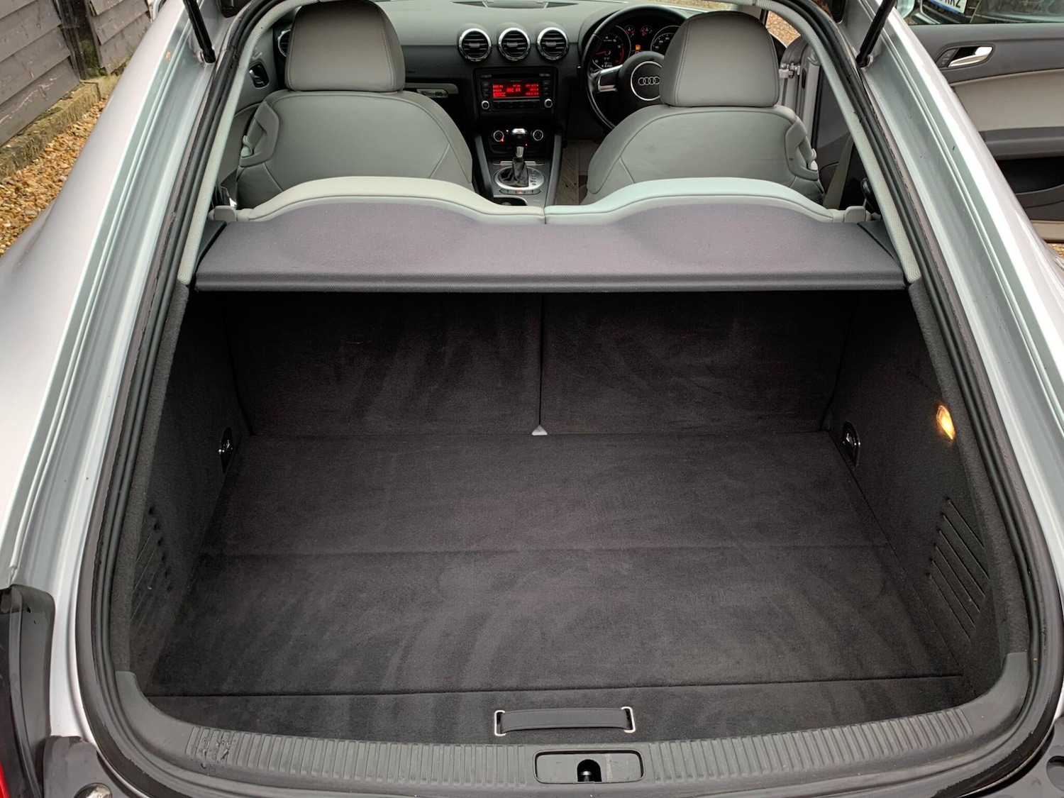 Used Audi TT 2011 for sale - 76913149: Photo 18