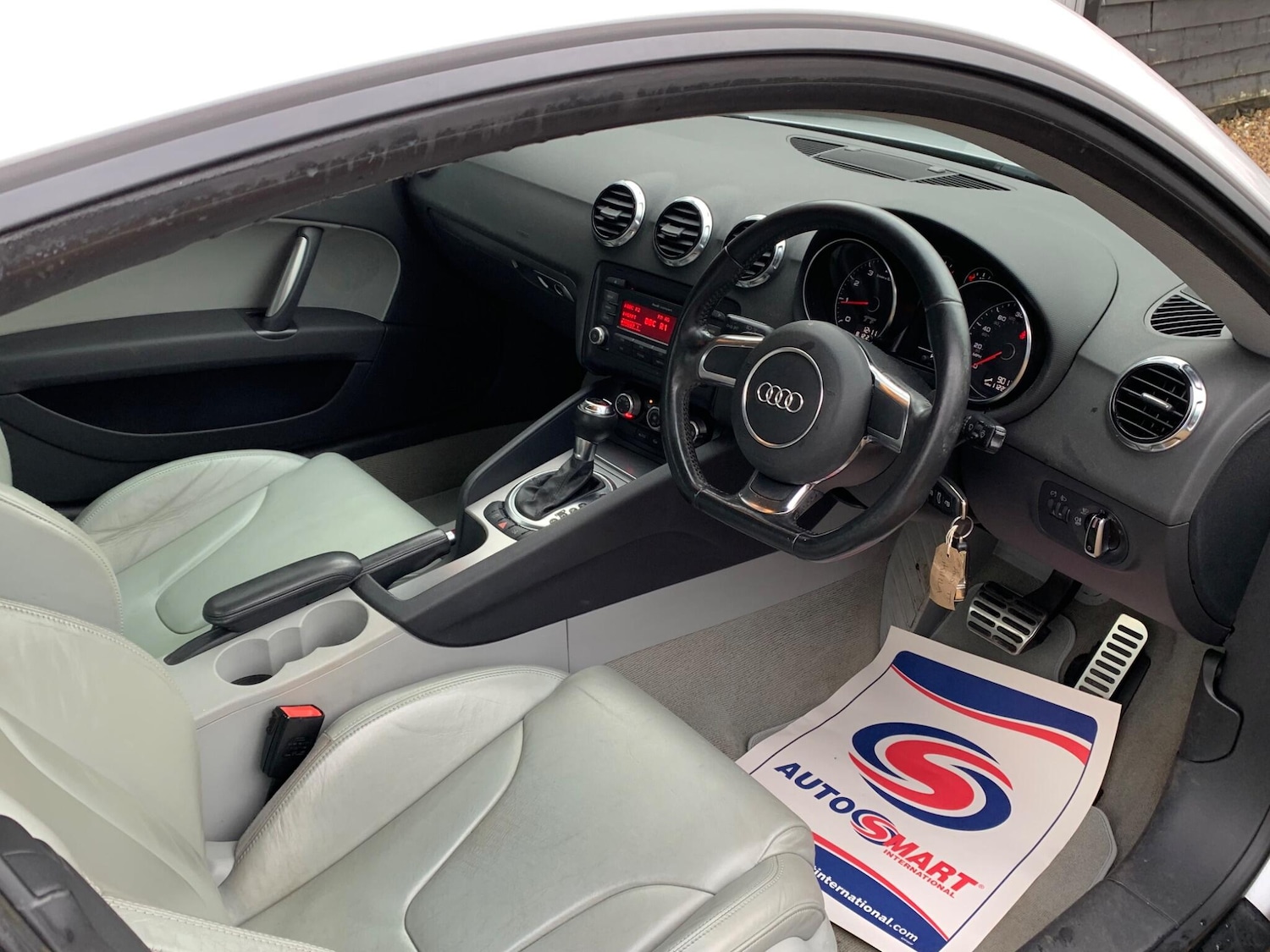 Used Audi TT 2011 for sale - 76913149: Photo 9