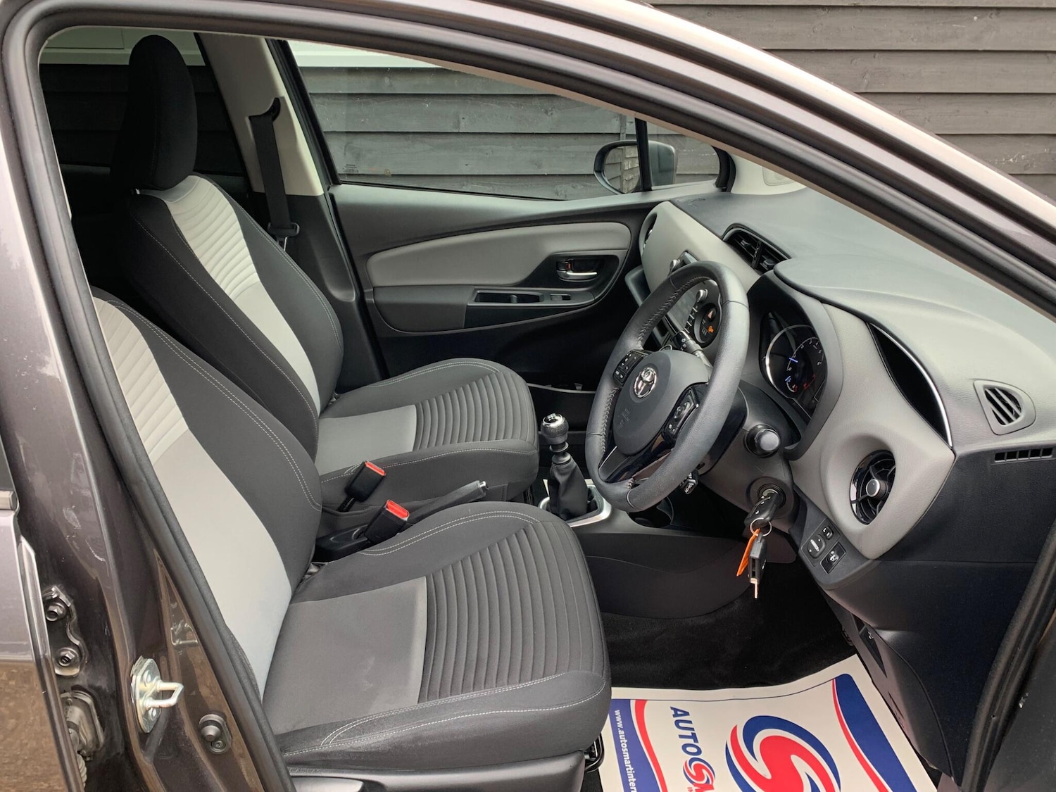 Used Toyota Yaris 2020 for sale - 76667027: Photo 11