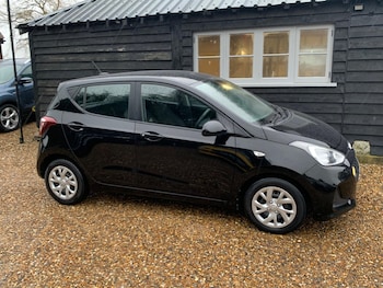 Used Hyundai i10 2017 for sale - 77238146: Photo