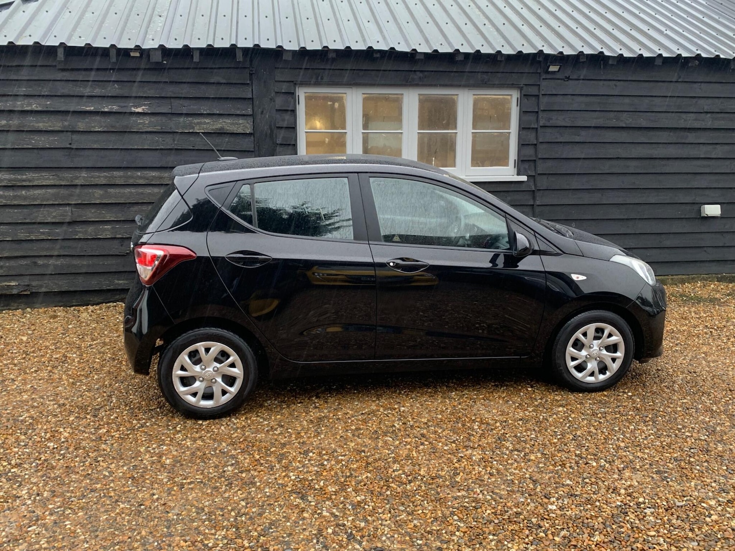 Used Hyundai i10 2017 for sale - 77238146: Photo 5