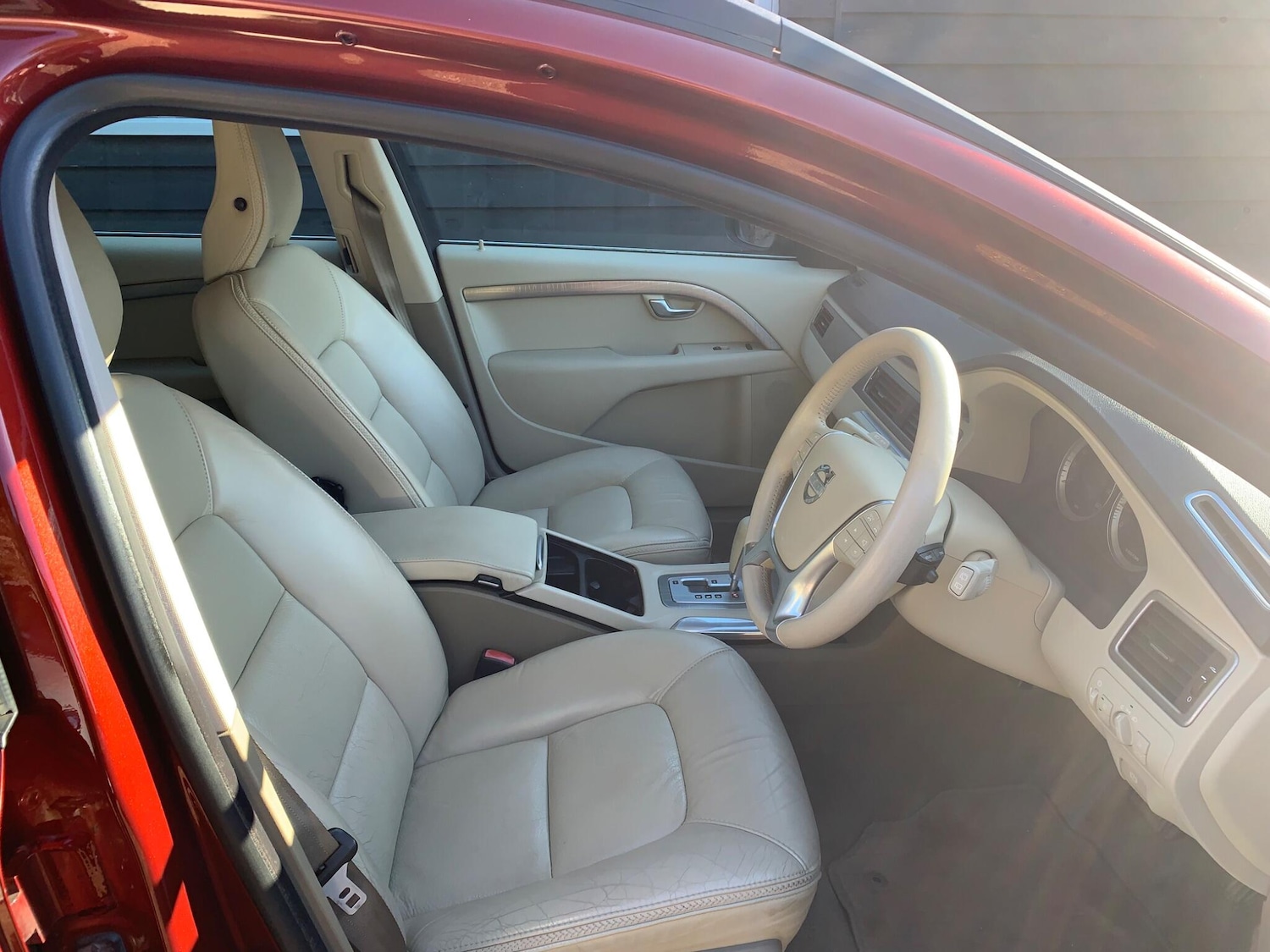 Used Volvo XC70 2010 for sale - 76644757: Photo 11