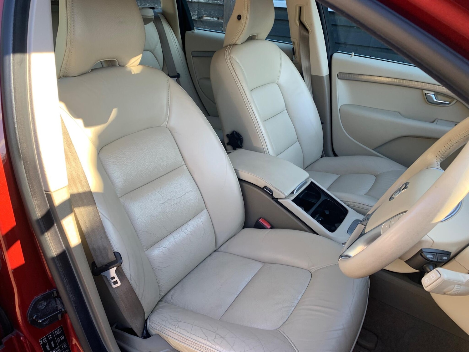 Used Volvo XC70 2010 for sale - 76644757: Photo 12