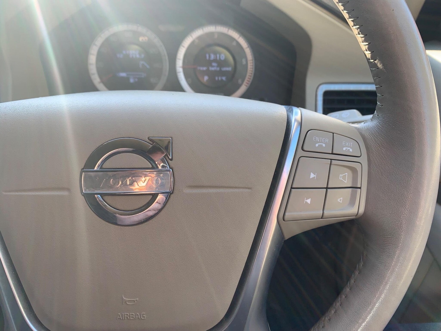 Used Volvo XC70 2010 for sale - 76644757: Photo 16