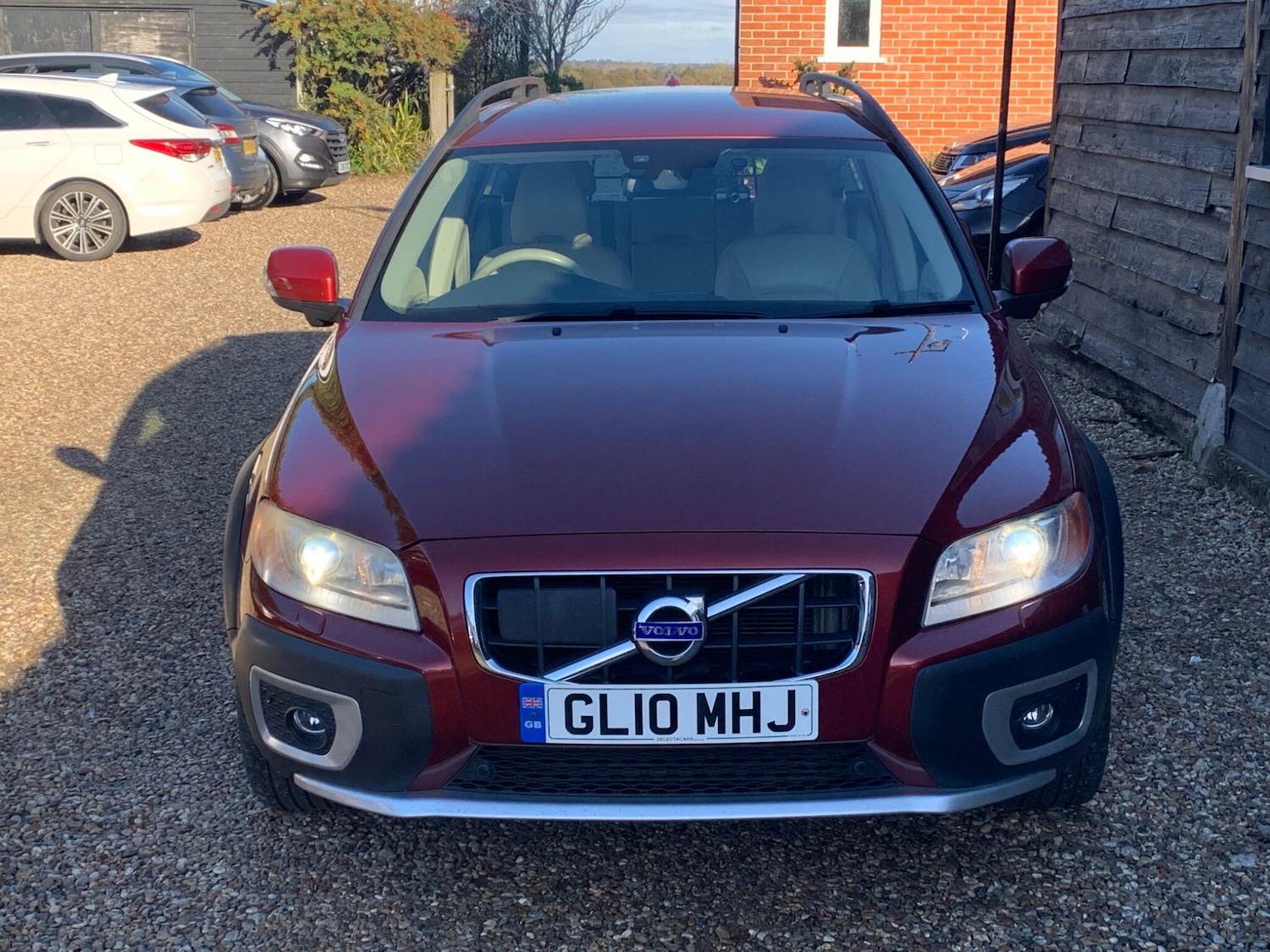 Used Volvo XC70 2010 for sale - 76644757: Photo 2