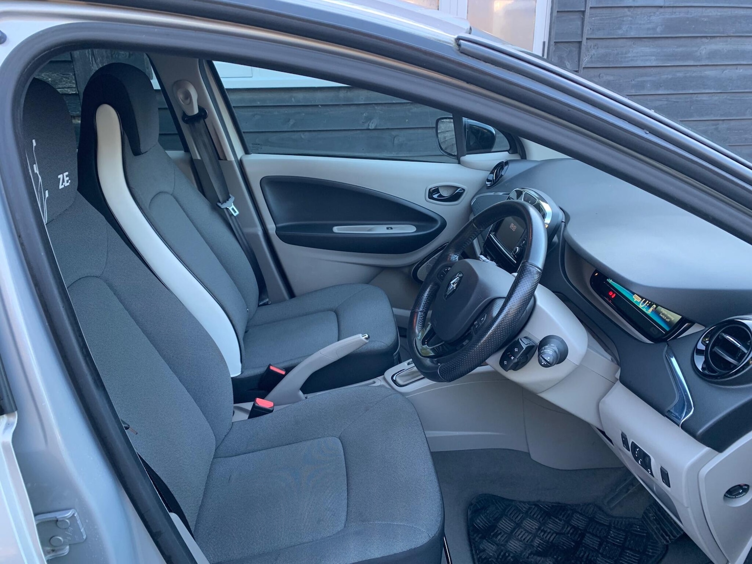 Used Renault Zoe for sale - 76656983: Photo 12