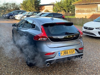 Used Volvo V40 2016 for sale - 77314624: Photo