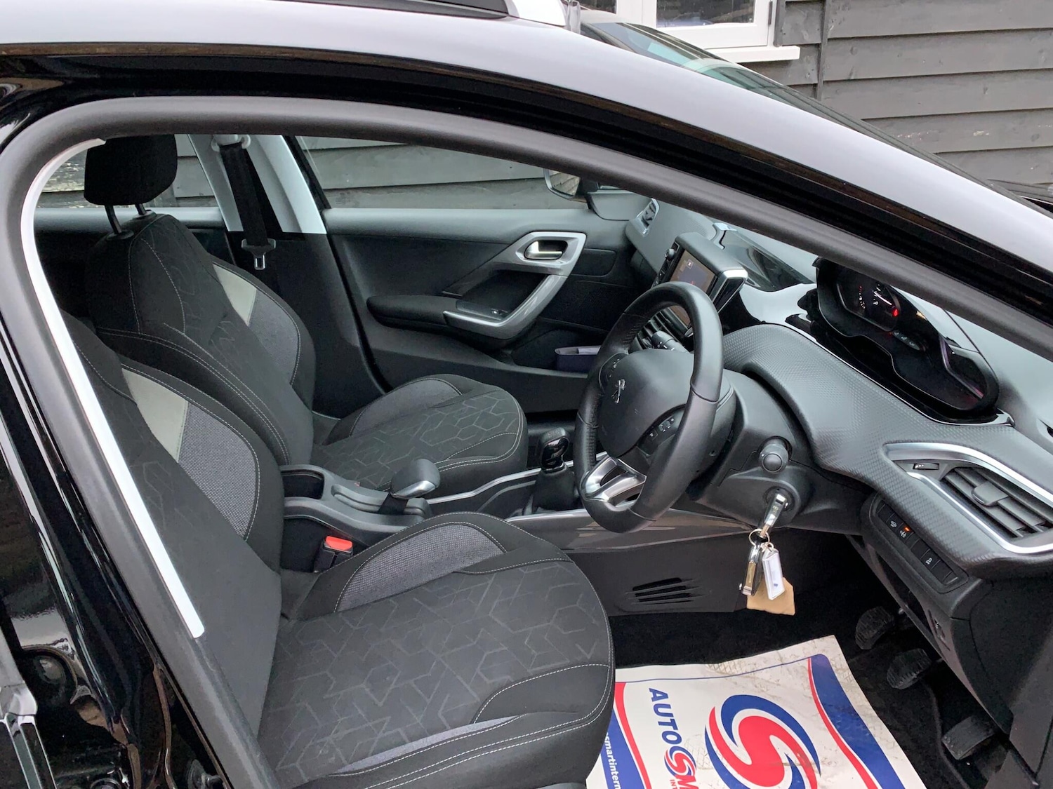 Used Peugeot 2008 2016 for sale - 76765453: Photo 11
